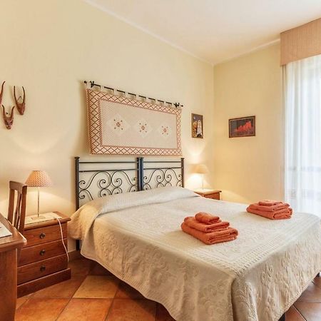 Il Leccio Bed & Breakfast ตอร์โตลี ภายนอก รูปภาพ