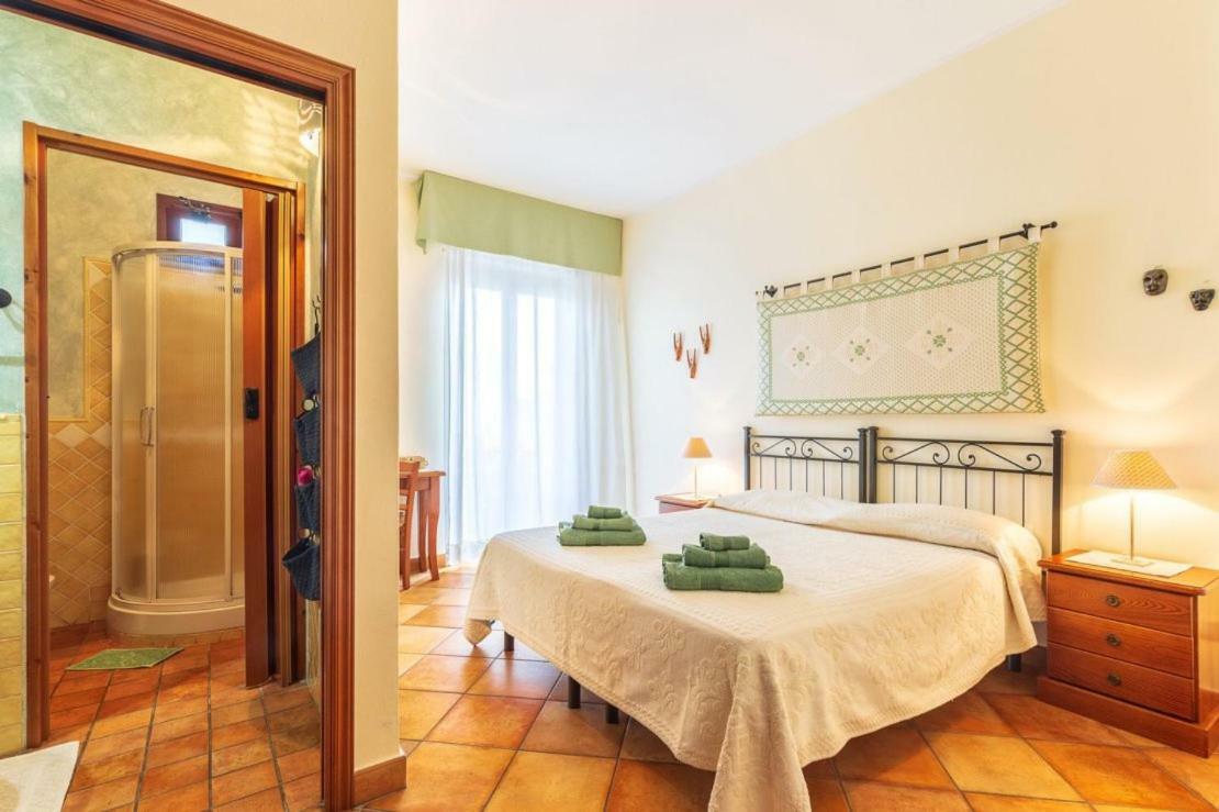 Il Leccio Bed & Breakfast ตอร์โตลี ภายนอก รูปภาพ