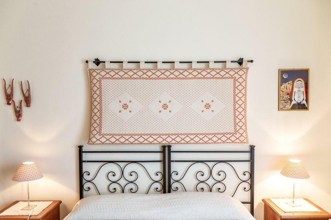 Il Leccio Bed & Breakfast ตอร์โตลี ภายนอก รูปภาพ