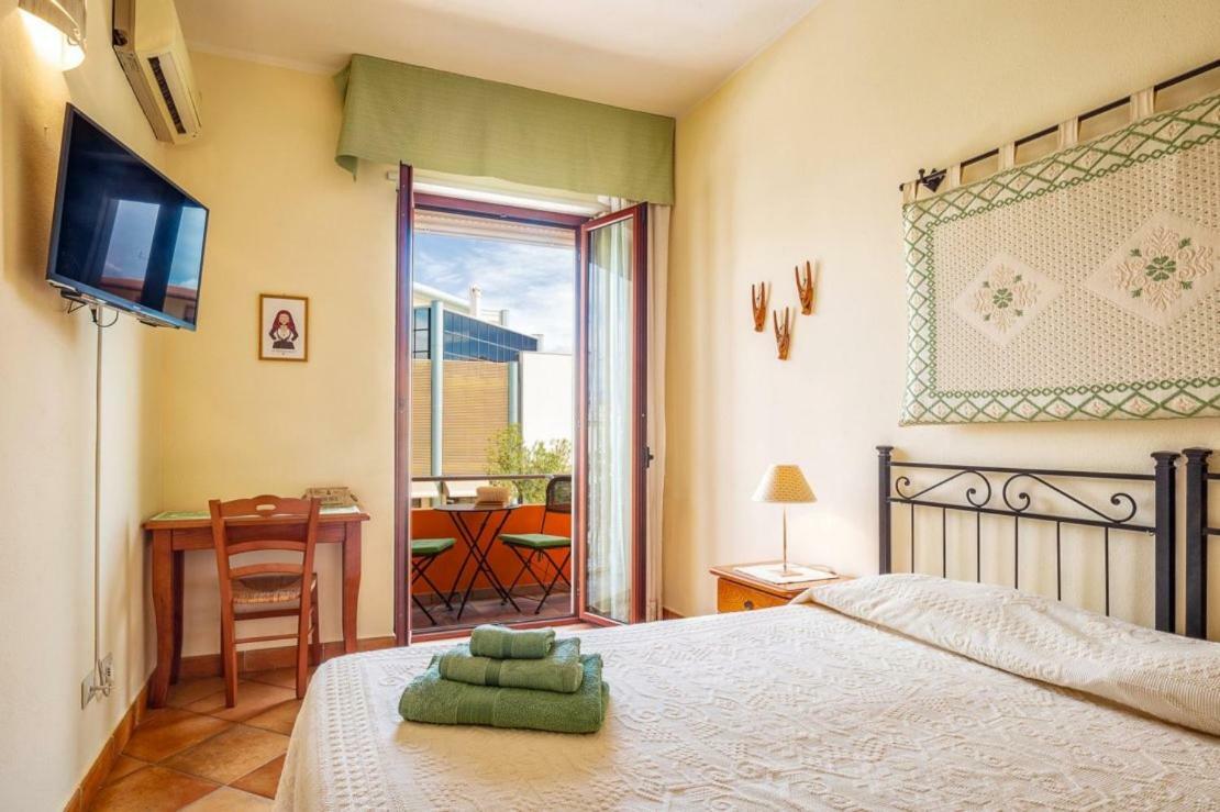 Il Leccio Bed & Breakfast ตอร์โตลี ภายนอก รูปภาพ