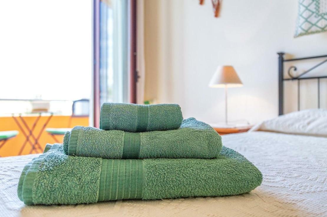 Il Leccio Bed & Breakfast ตอร์โตลี ภายนอก รูปภาพ