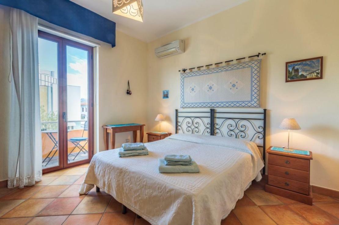 Il Leccio Bed & Breakfast ตอร์โตลี ภายนอก รูปภาพ
