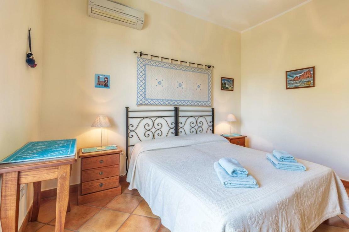 Il Leccio Bed & Breakfast ตอร์โตลี ภายนอก รูปภาพ