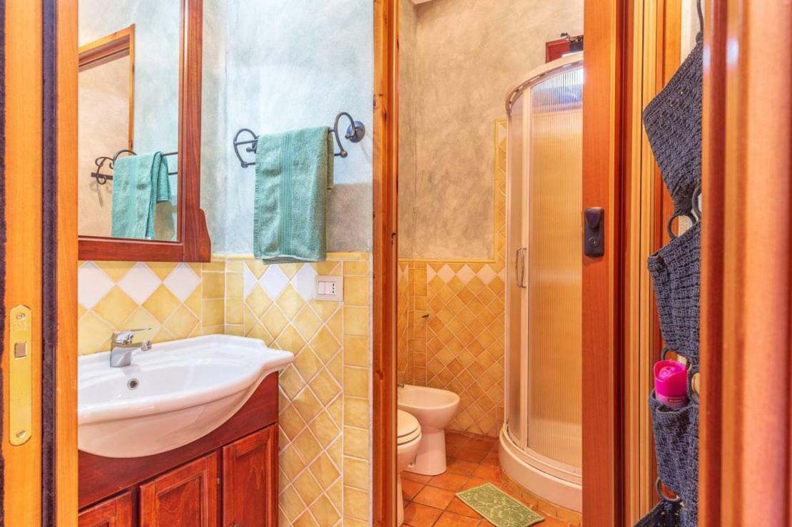 Il Leccio Bed & Breakfast ตอร์โตลี ภายนอก รูปภาพ