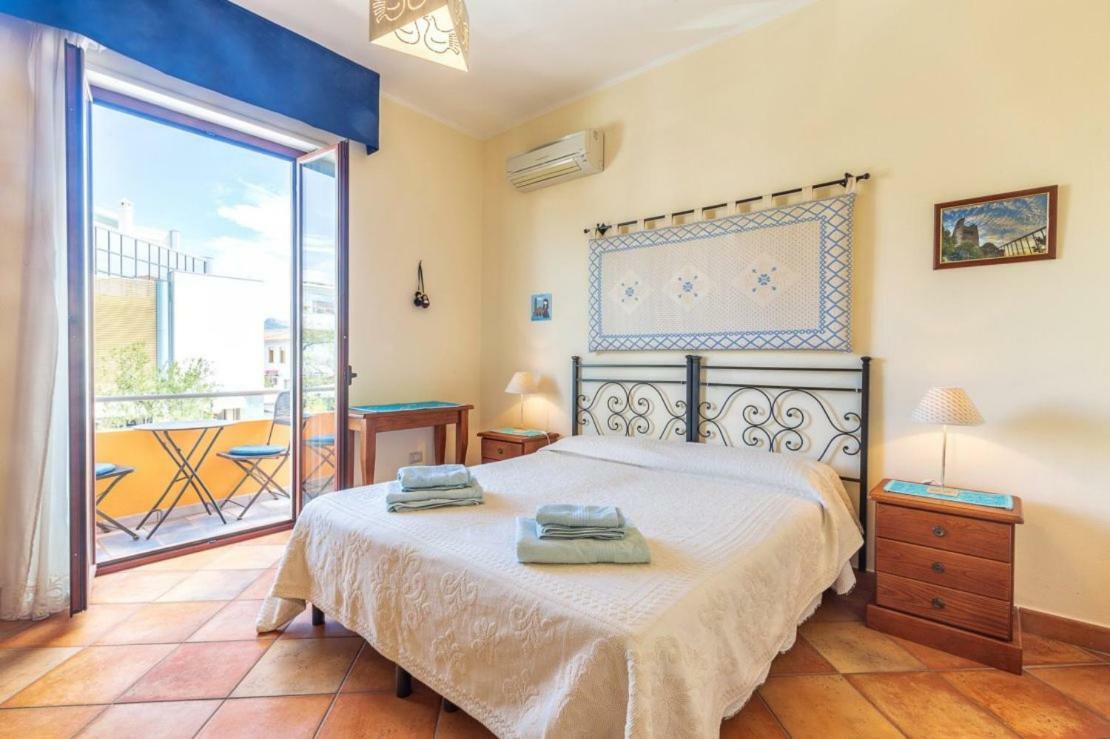 Il Leccio Bed & Breakfast ตอร์โตลี ภายนอก รูปภาพ